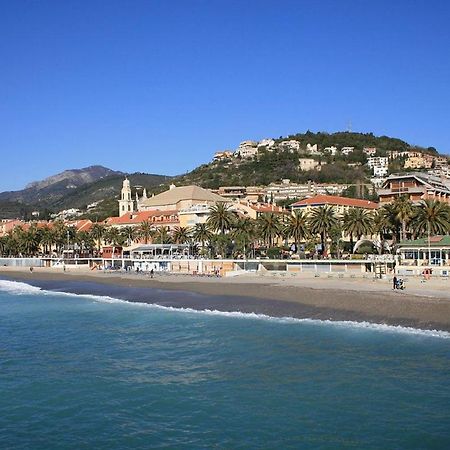 Holiday In Pietra Ligure Dış mekan fotoğraf